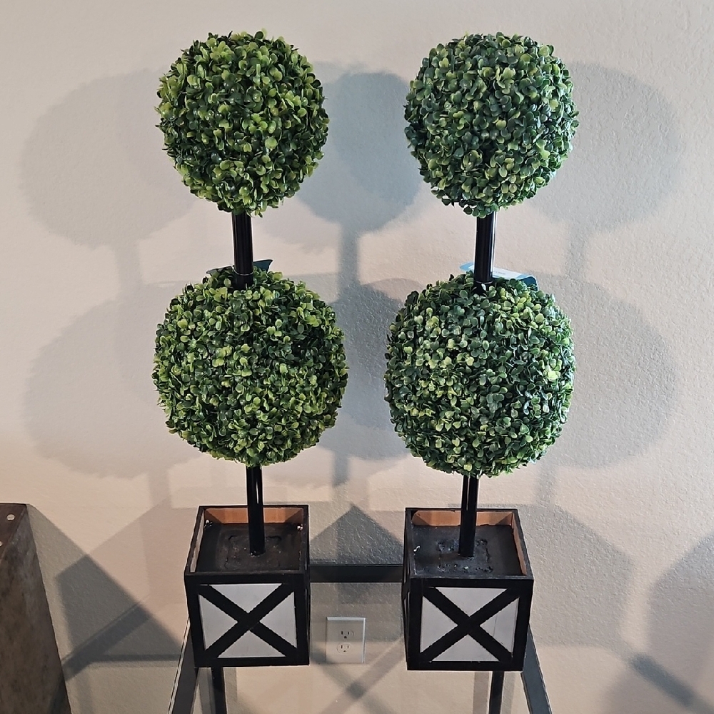 Elegant Green Faux Topiary Ball Pair